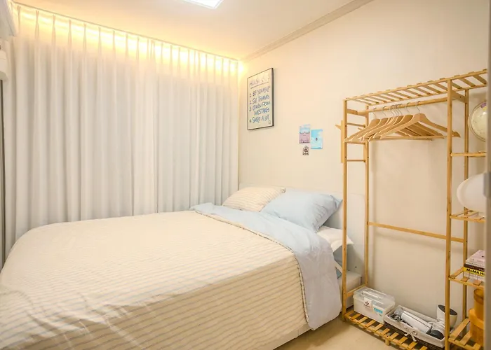 5 Minutes From Hanti Station Seolleung Station Daichi Institute Coex Lotte World Sevrance Gangnam Willa Seul